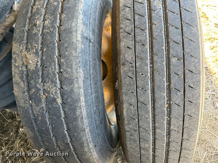 image for item DR6025 2000 Travis  end dump trailer