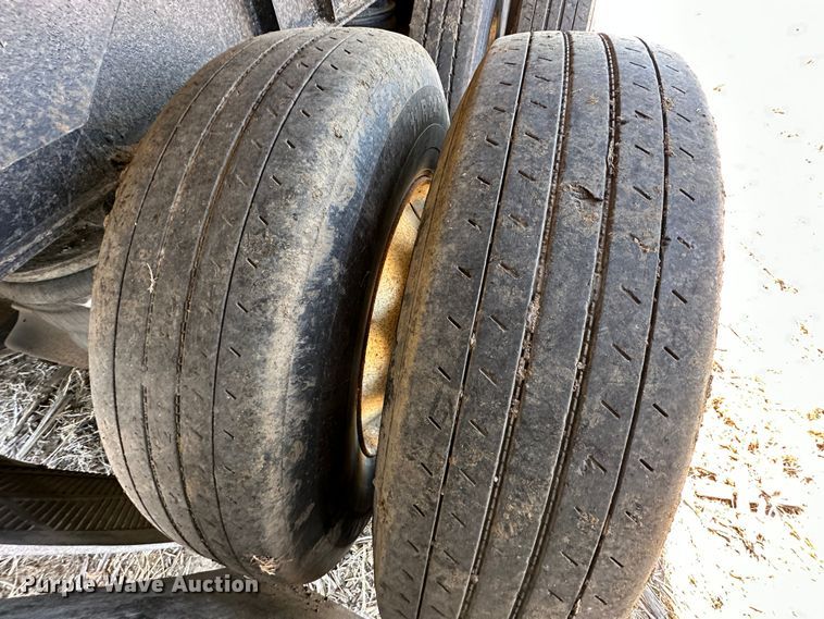 image for item DR6025 2000 Travis  end dump trailer