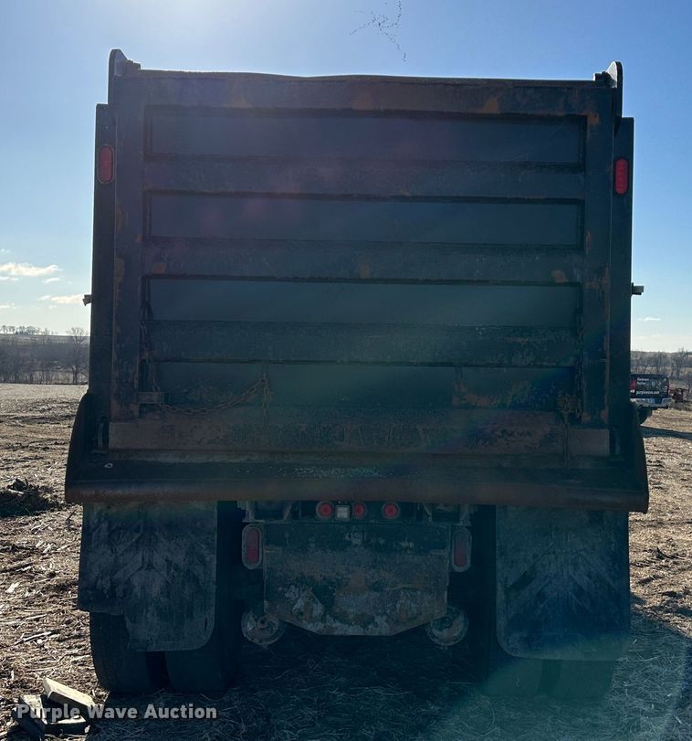 image for item DR6026 2012 Peterbilt 367  dump truck