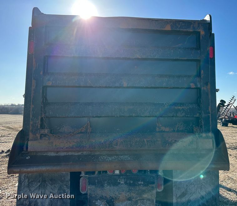 image for item DR6026 2012 Peterbilt 367  dump truck