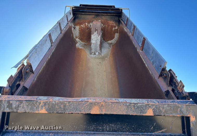 image for item DR6026 2012 Peterbilt 367  dump truck