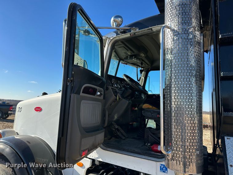 image for item DR6026 2012 Peterbilt 367  dump truck