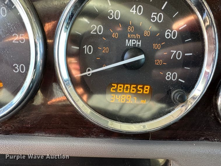 image for item DR6026 2012 Peterbilt 367  dump truck