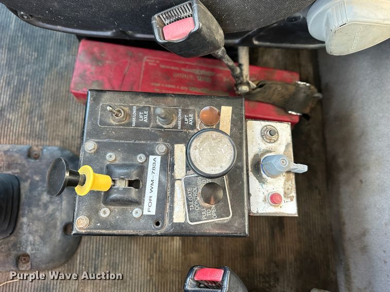 image for item DR6026 2012 Peterbilt 367  dump truck