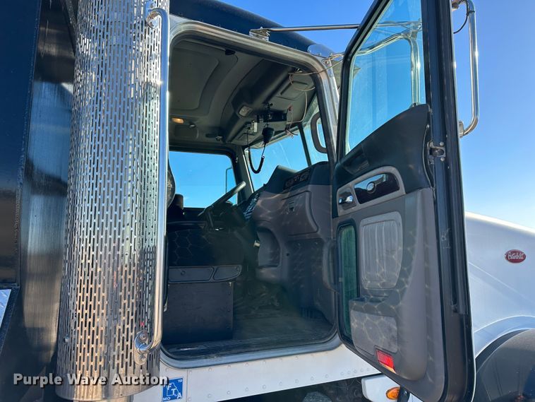 image for item DR6026 2012 Peterbilt 367  dump truck