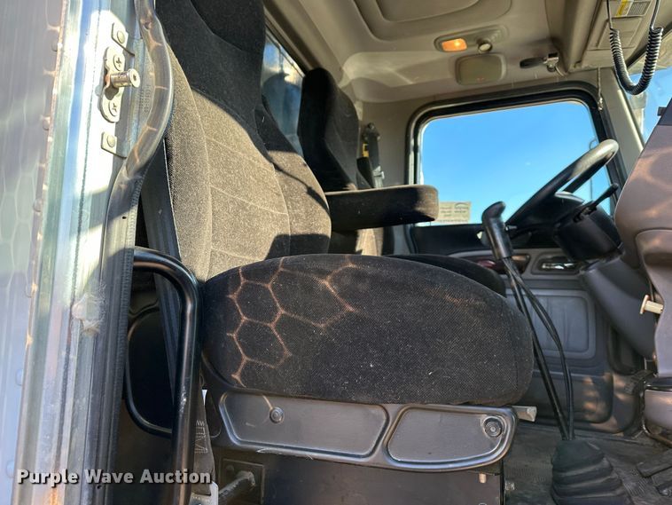 image for item DR6026 2012 Peterbilt 367  dump truck