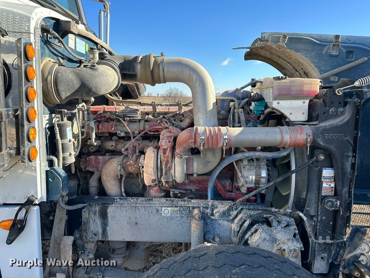 image for item DR6026 2012 Peterbilt 367  dump truck