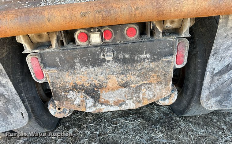 image for item DR6026 2012 Peterbilt 367  dump truck