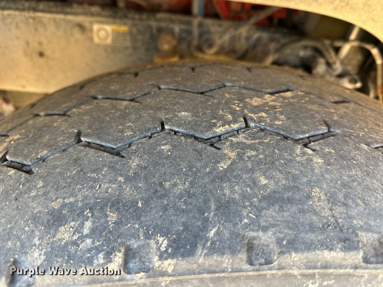 image for item DR6026 2012 Peterbilt 367  dump truck