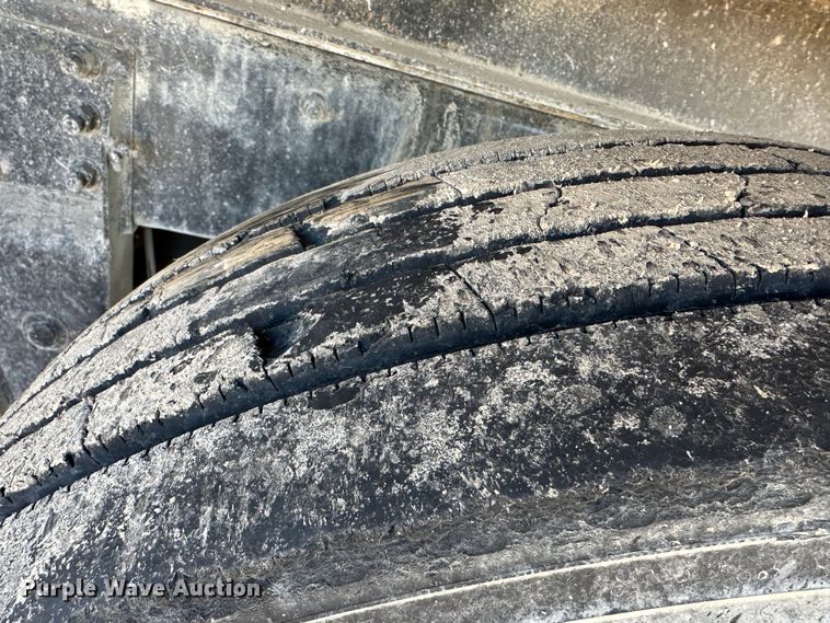 image for item DR6026 2012 Peterbilt 367  dump truck