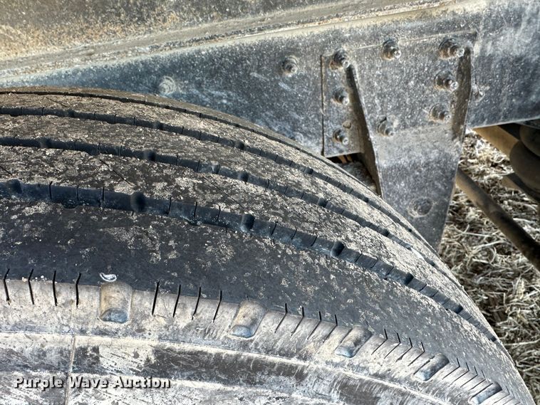 image for item DR6026 2012 Peterbilt 367  dump truck