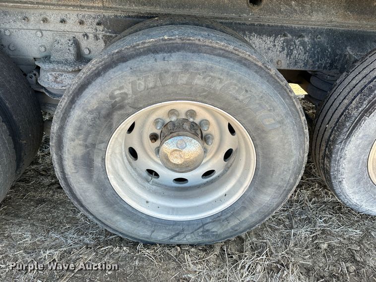 image for item DR6026 2012 Peterbilt 367  dump truck