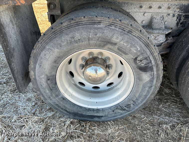 image for item DR6026 2012 Peterbilt 367  dump truck