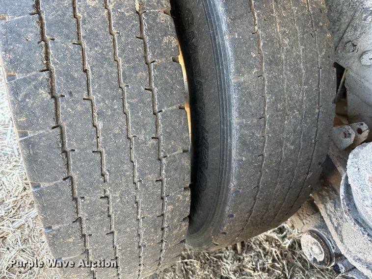 image for item DR6026 2012 Peterbilt 367  dump truck