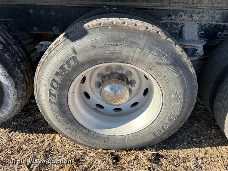 image for item DR6026 2012 Peterbilt 367  dump truck