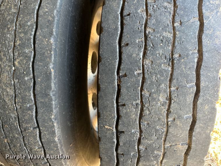 image for item DR6026 2012 Peterbilt 367  dump truck