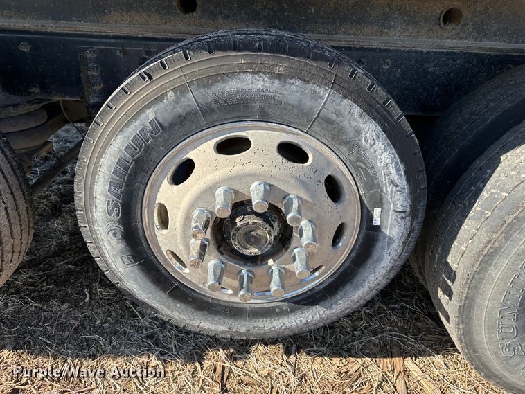 image for item DR6026 2012 Peterbilt 367  dump truck