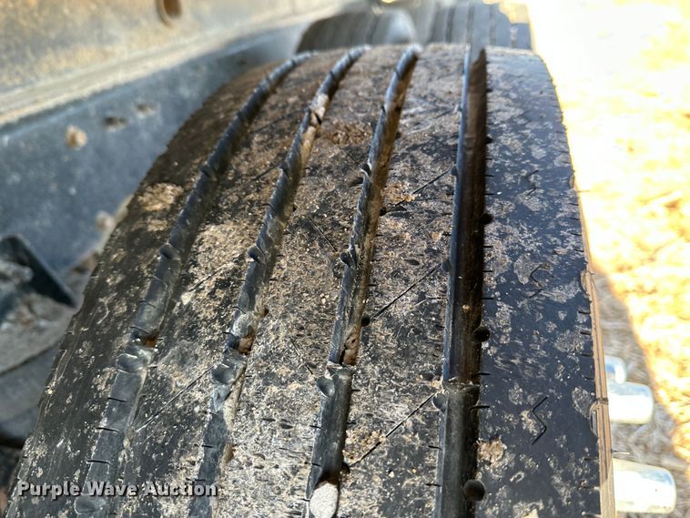 image for item DR6026 2012 Peterbilt 367  dump truck