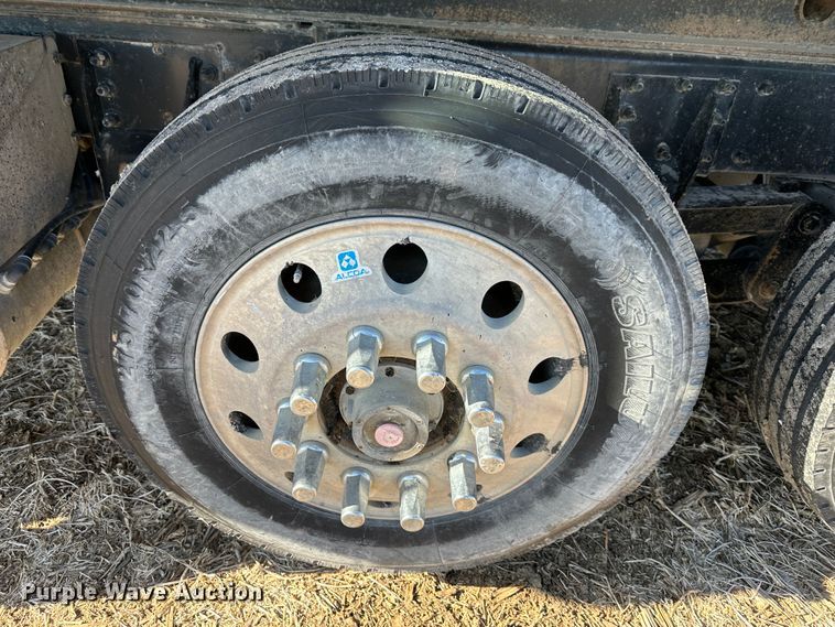 image for item DR6026 2012 Peterbilt 367  dump truck