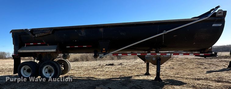 image for item DR6029 2007 Clement  end dump trailer