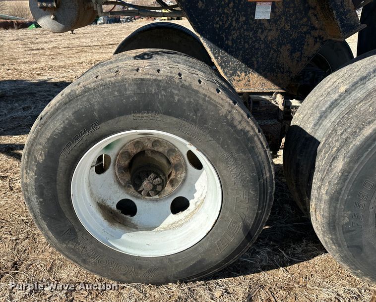 image for item DR6029 2007 Clement  end dump trailer