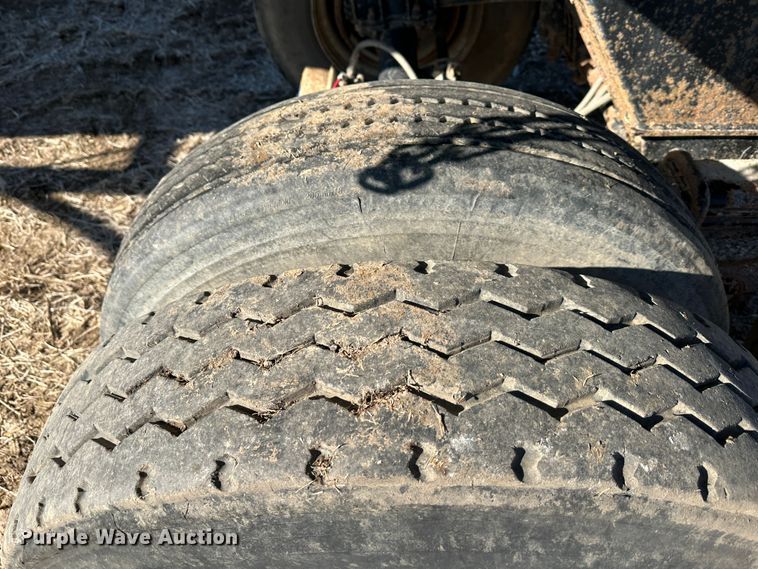 image for item DR6029 2007 Clement  end dump trailer