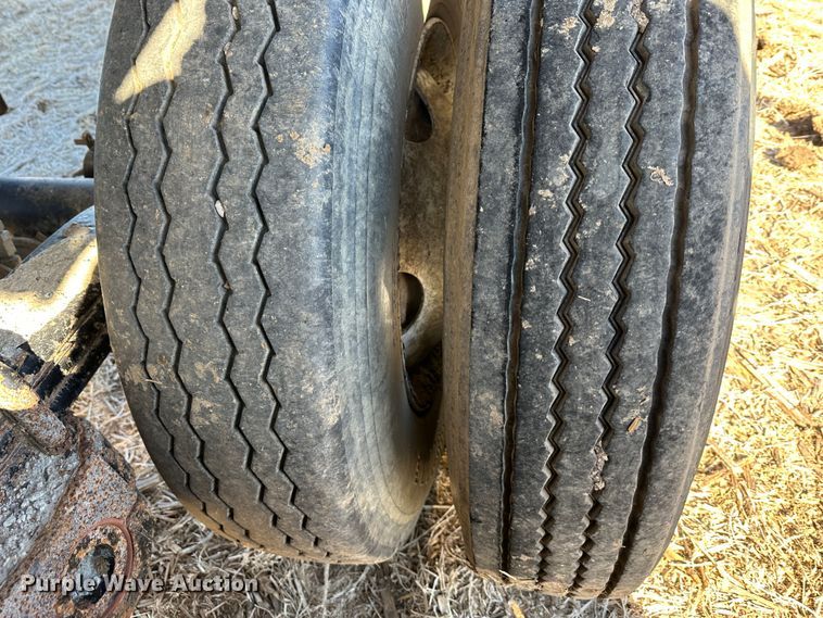 image for item DR6029 2007 Clement  end dump trailer