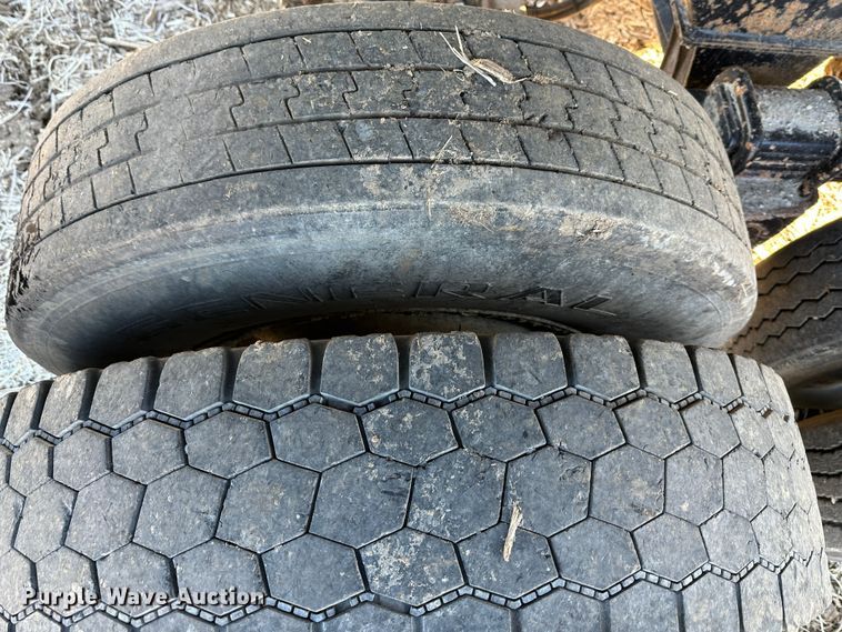 image for item DR6029 2007 Clement  end dump trailer