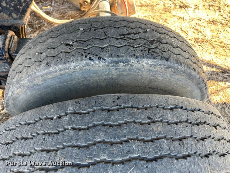 image for item DR6029 2007 Clement  end dump trailer