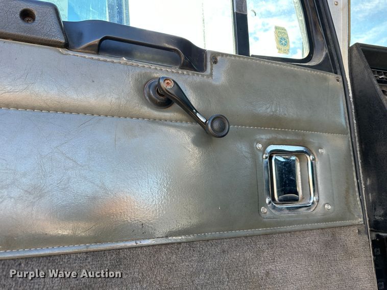 image for item DR6031 Kenworth  semi truck