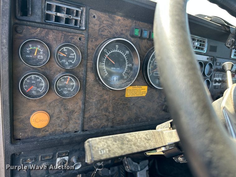 image for item DR6031 Kenworth  semi truck