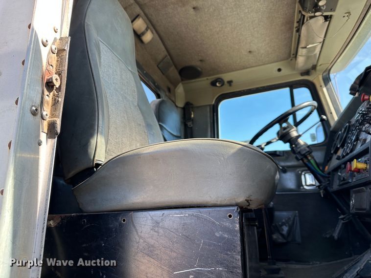 image for item DR6031 Kenworth  semi truck