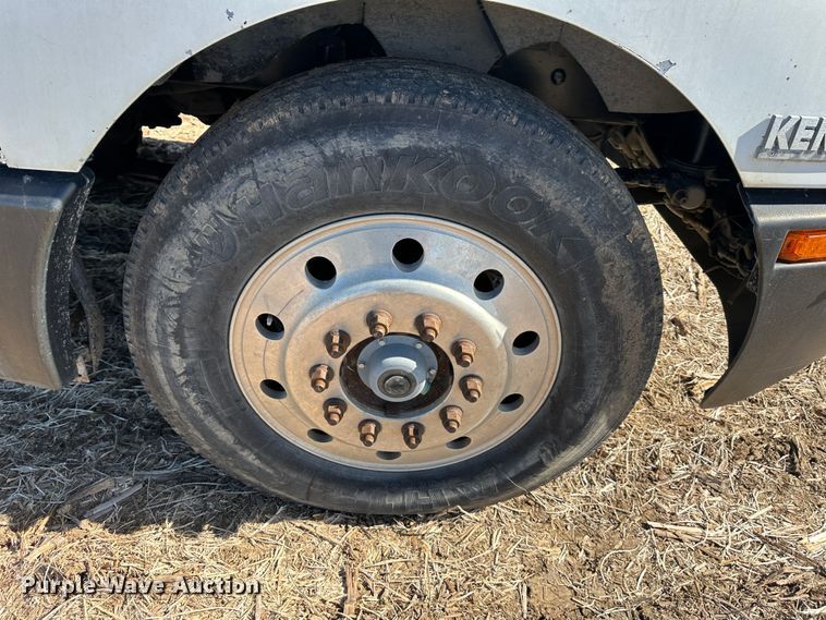 image for item DR6031 Kenworth  semi truck