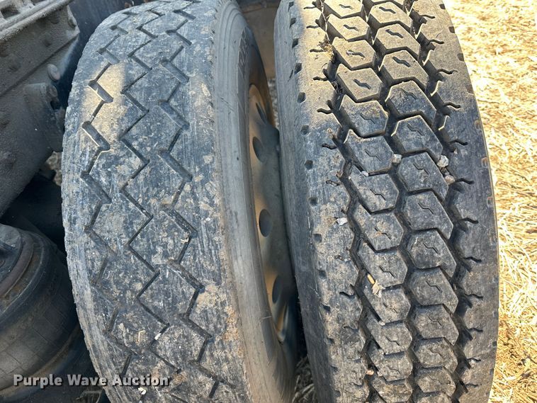 image for item DR6031 Kenworth  semi truck