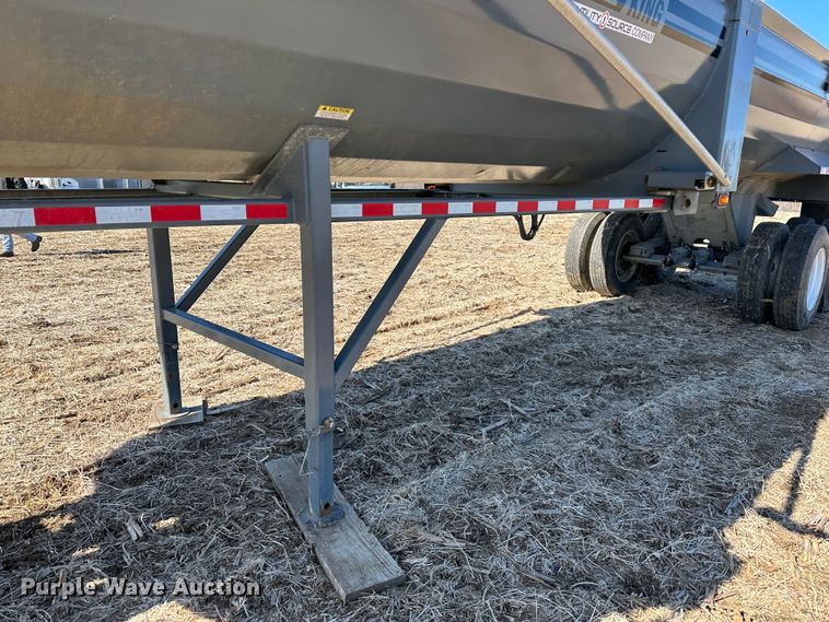 image for item DR6032 2017 Load King RH3226  end dump trailer