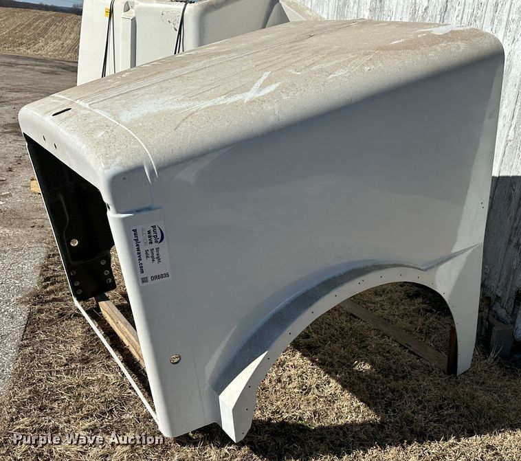 image for item DR6035 Peterbilt  Hood