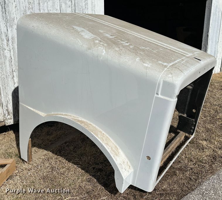 image for item DR6035 Peterbilt  Hood