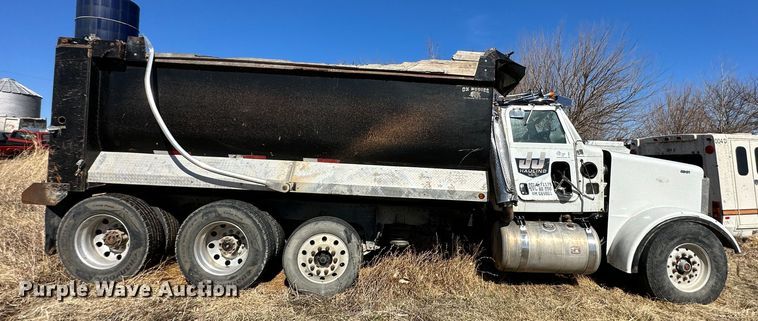 image for item DR6037 2007 Peterbilt 357  dump truck