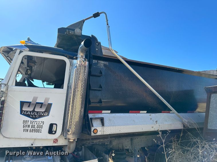 image for item DR6037 2007 Peterbilt 357  dump truck