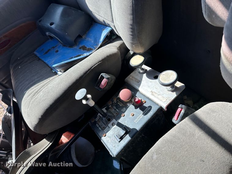 image for item DR6037 2007 Peterbilt 357  dump truck