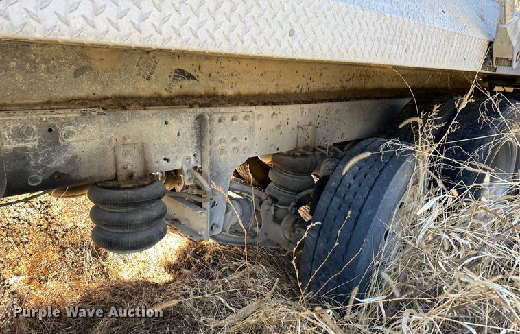 image for item DR6037 2007 Peterbilt 357  dump truck