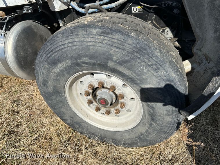 image for item DR6037 2007 Peterbilt 357  dump truck