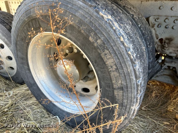 image for item DR6037 2007 Peterbilt 357  dump truck