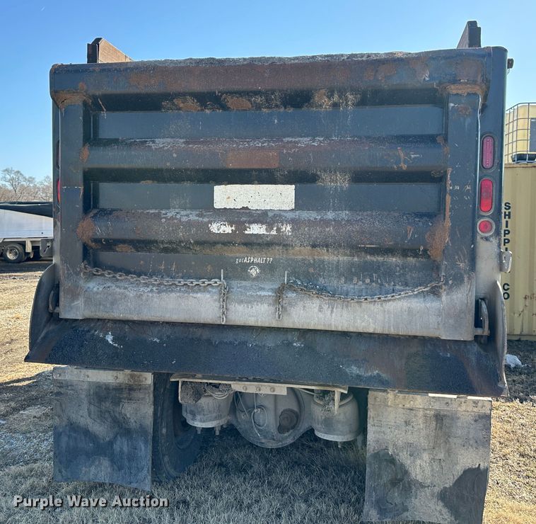 image for item DR6039 1995 Peterbilt 378  dump truck
