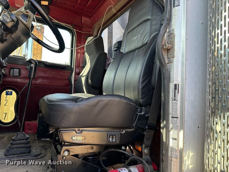 image for item DR6039 1995 Peterbilt 378  dump truck