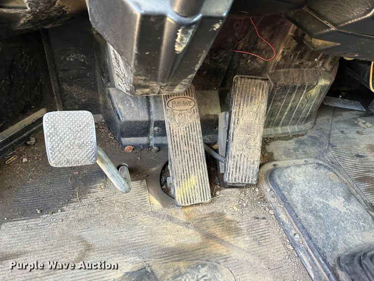 image for item DR6039 1995 Peterbilt 378  dump truck