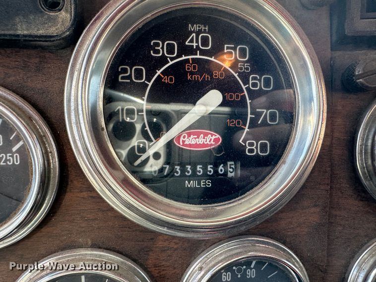 image for item DR6039 1995 Peterbilt 378  dump truck