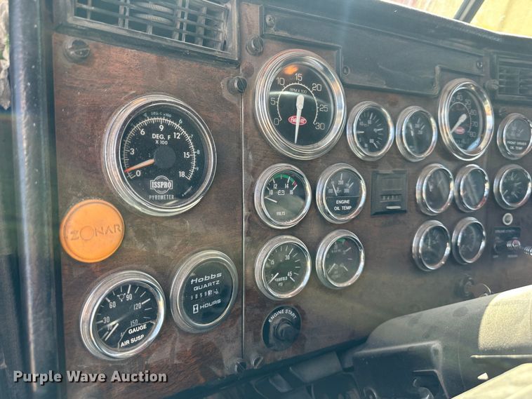 image for item DR6039 1995 Peterbilt 378  dump truck