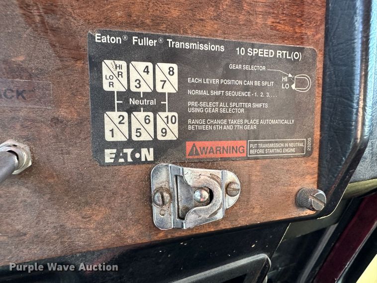 image for item DR6039 1995 Peterbilt 378  dump truck