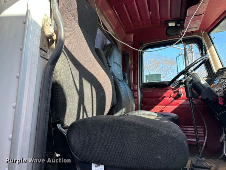 image for item DR6039 1995 Peterbilt 378  dump truck